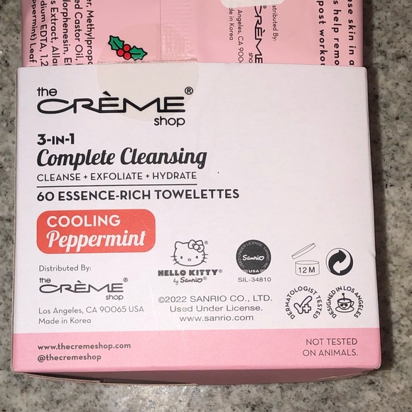 💖NWT💖 The Creme Shop x Hello Kitty 3-N-1 Cleansing Towelettes Holiday - Picture 4 of 4